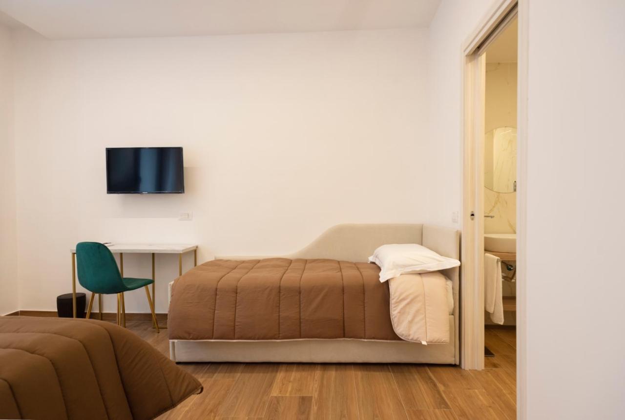 Toledo3 Hotel Наполи Екстериор снимка