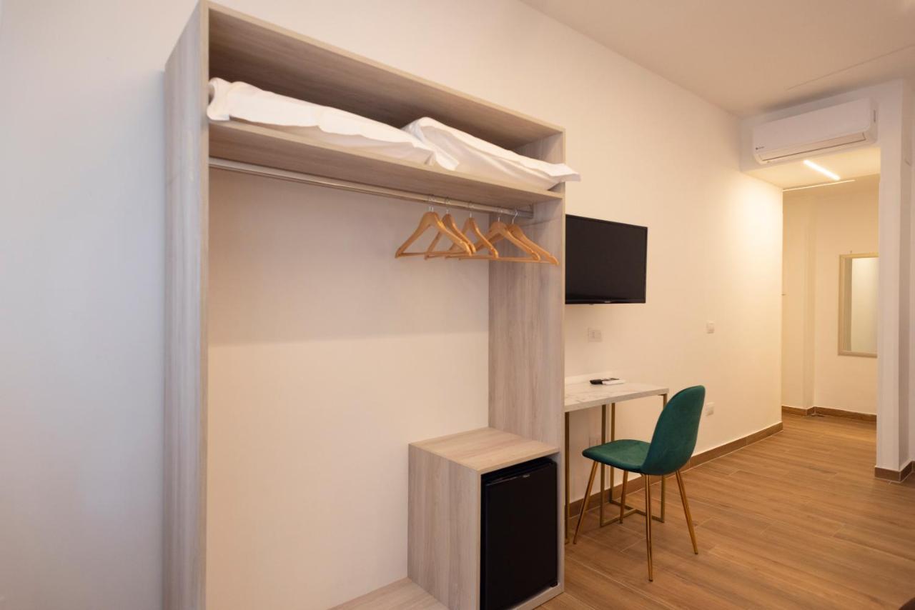 Toledo3 Hotel Наполи Екстериор снимка