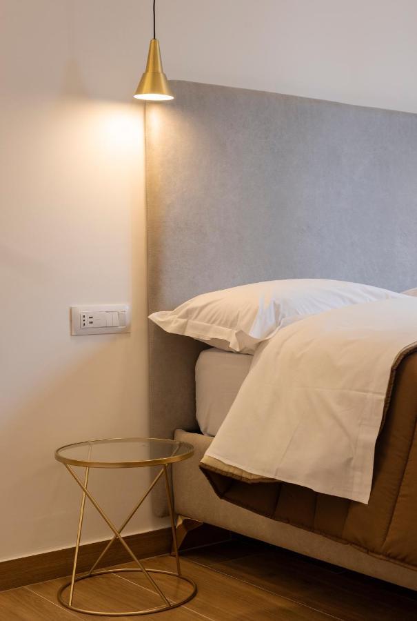 Toledo3 Hotel Наполи Екстериор снимка