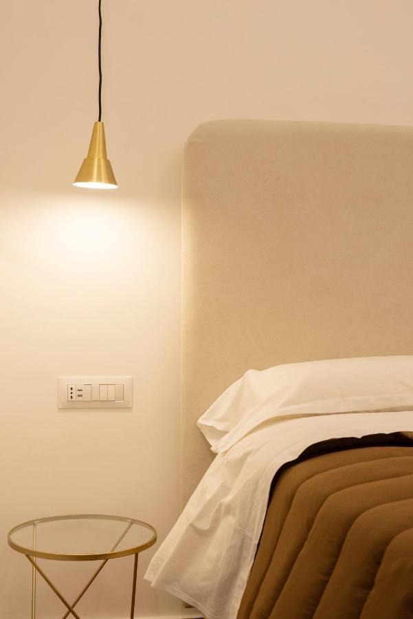 Toledo3 Hotel Наполи Екстериор снимка