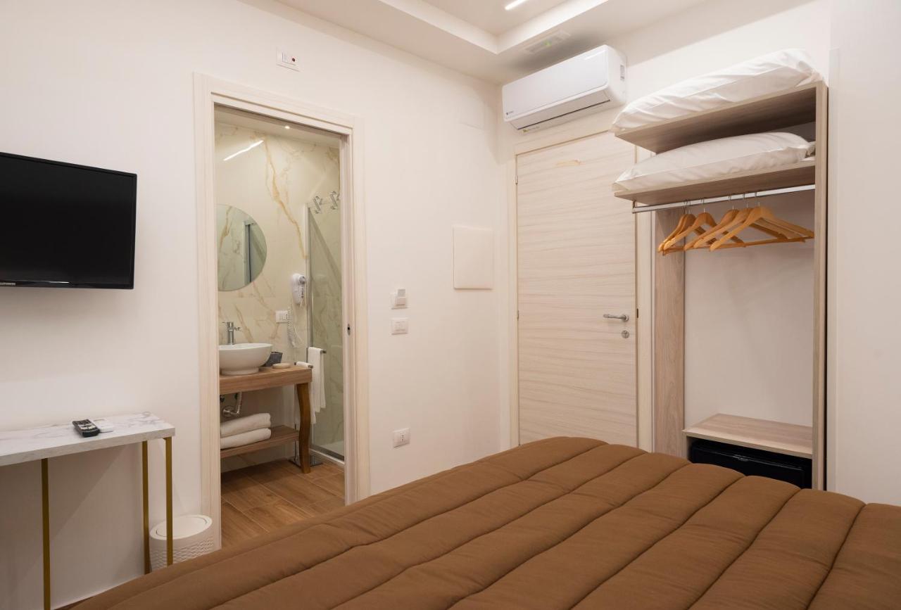 Toledo3 Hotel Наполи Екстериор снимка