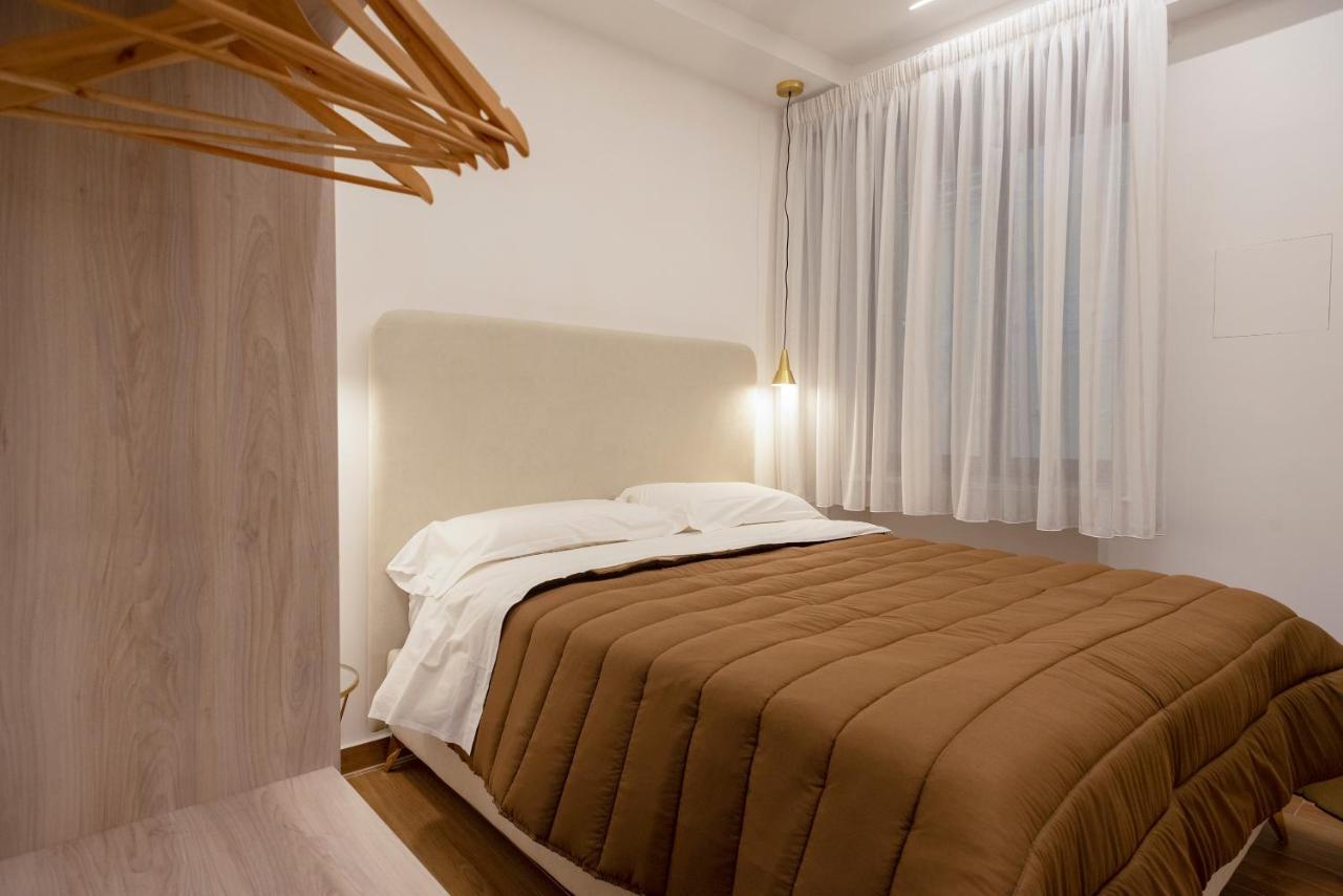 Toledo3 Hotel Наполи Екстериор снимка